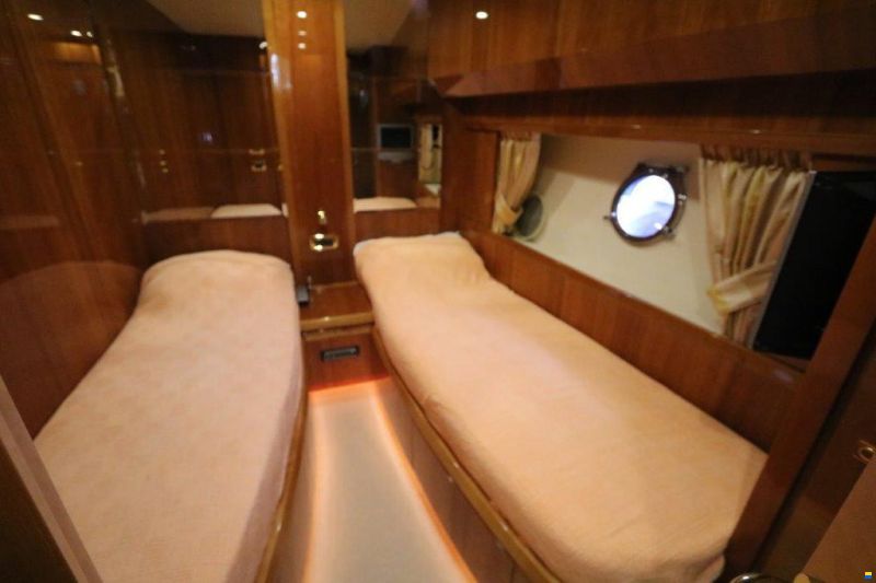 Azimut 80
