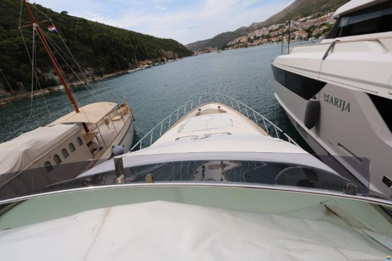 Azimut 80