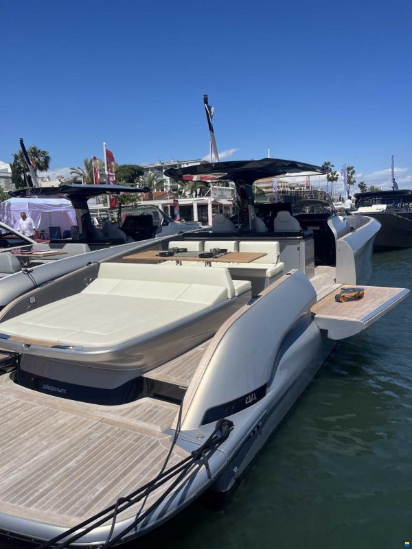 Solaris Yachts 44'