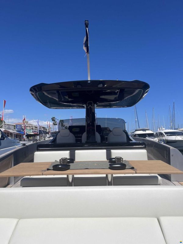 Solaris Yachts 44'