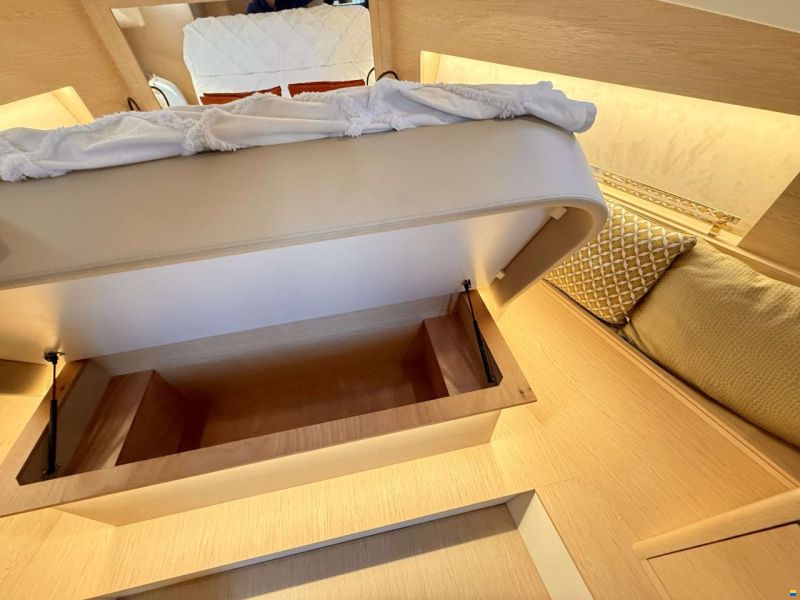 Solaris Yachts 44'