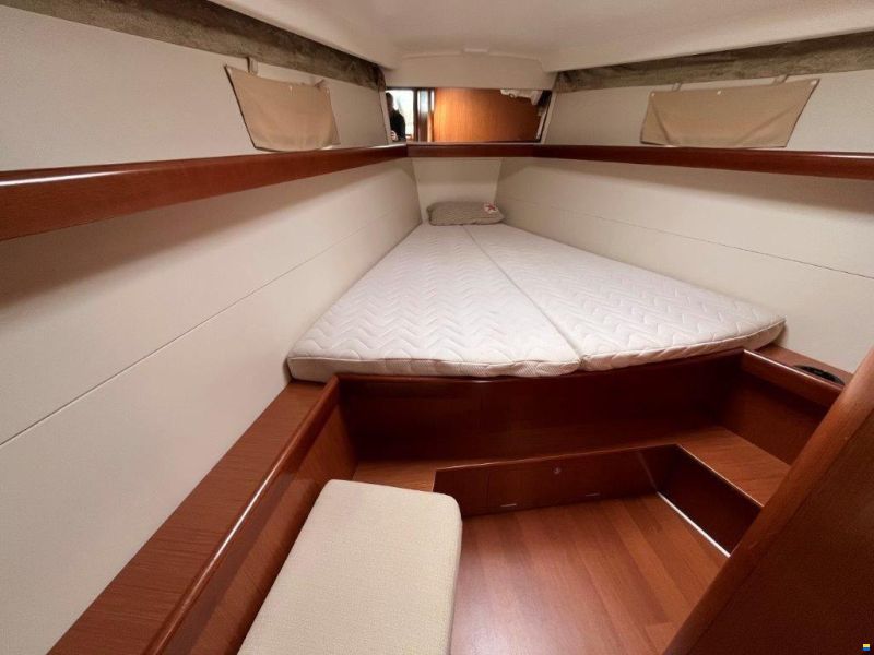 Beneteau Oceanis 43