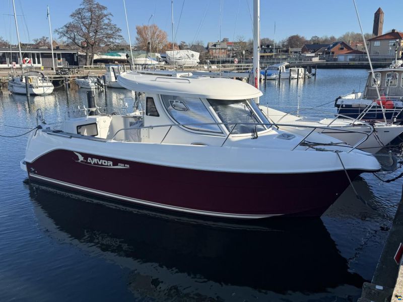 Arvor 250as