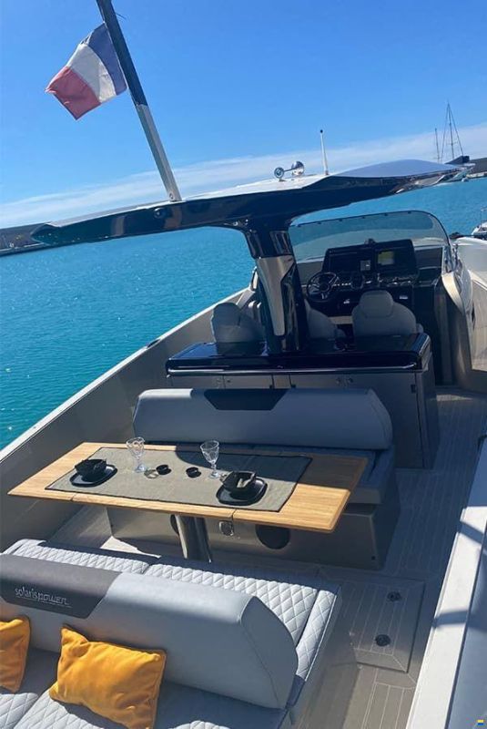 Solaris Yachts 40' open