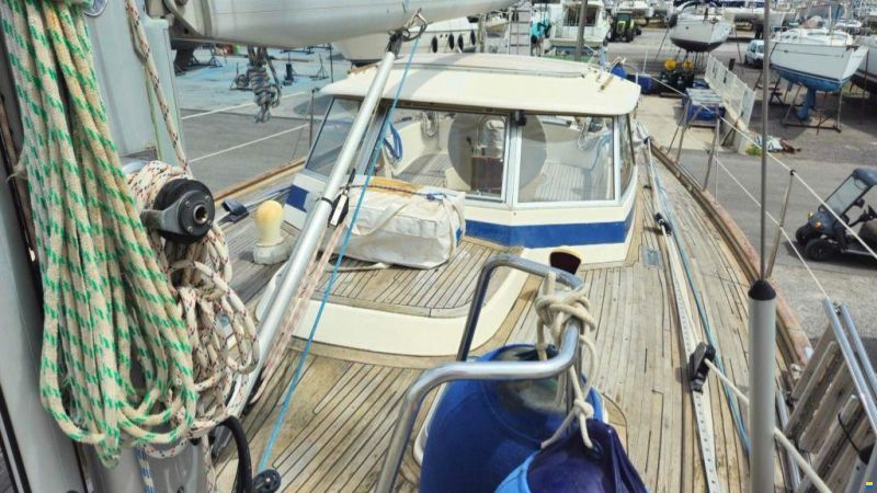 Hallberg-Rassy H.R. 42