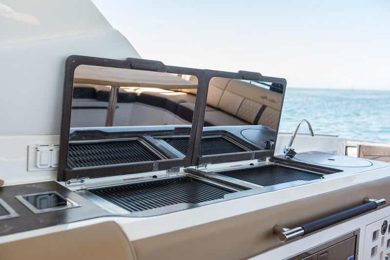 Sea Ray SLX 400 ENTERTAINER (NEU auf Bestellung)