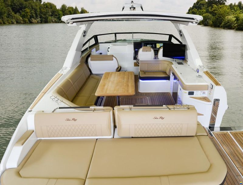 Sea Ray SLX 400 ENTERTAINER (NEU auf Bestellung)