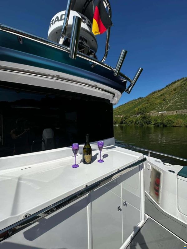 Axopar 28 Cabin