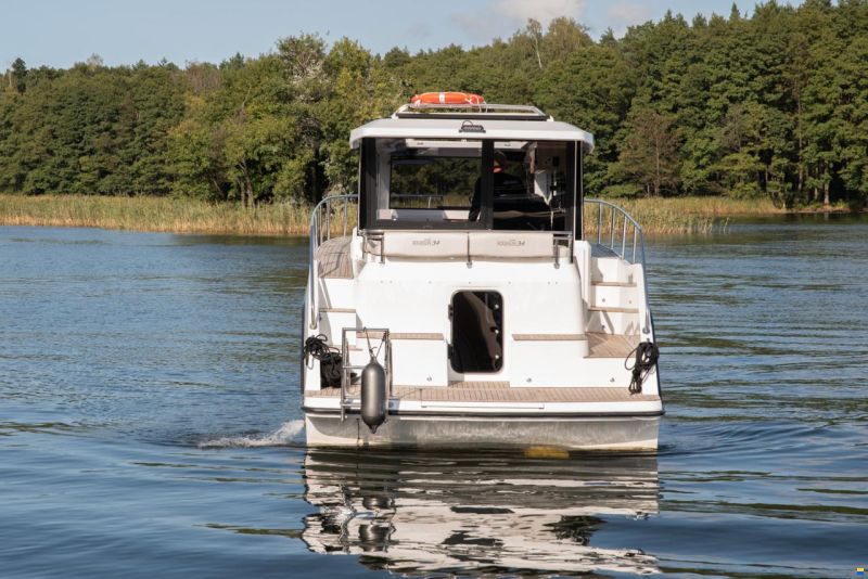 Nikhen Aquasun 34 AftCab "Long Platform"