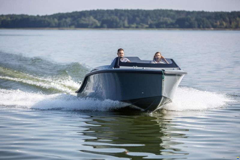 Corsiva 607 Runabout