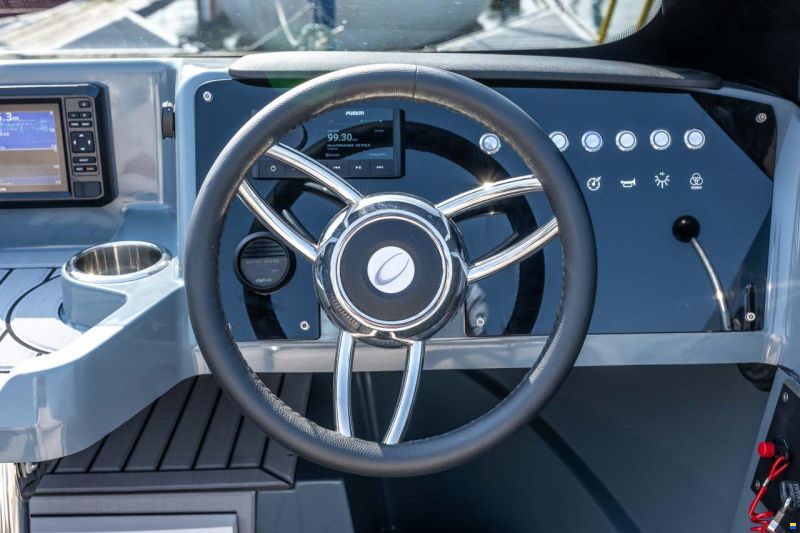 Corsiva 607 Runabout