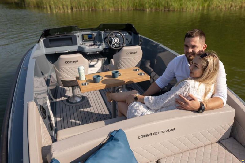 Corsiva 607 Runabout