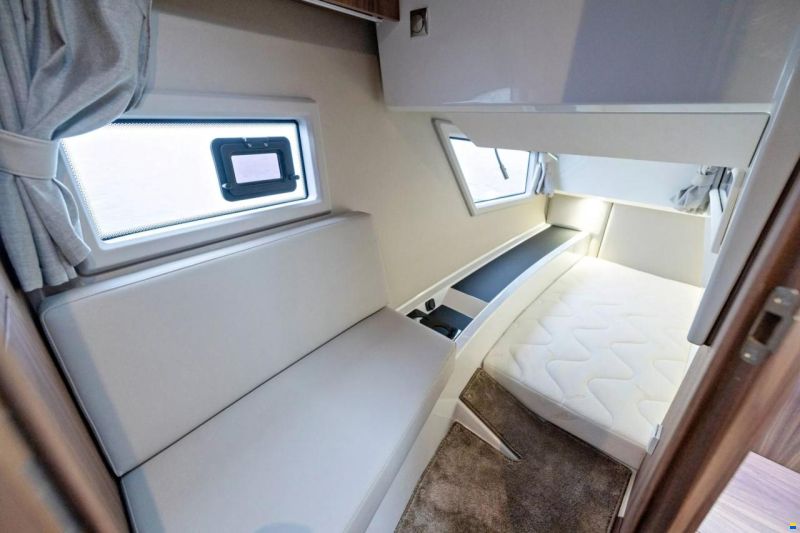 Grandezza 30 Outboard