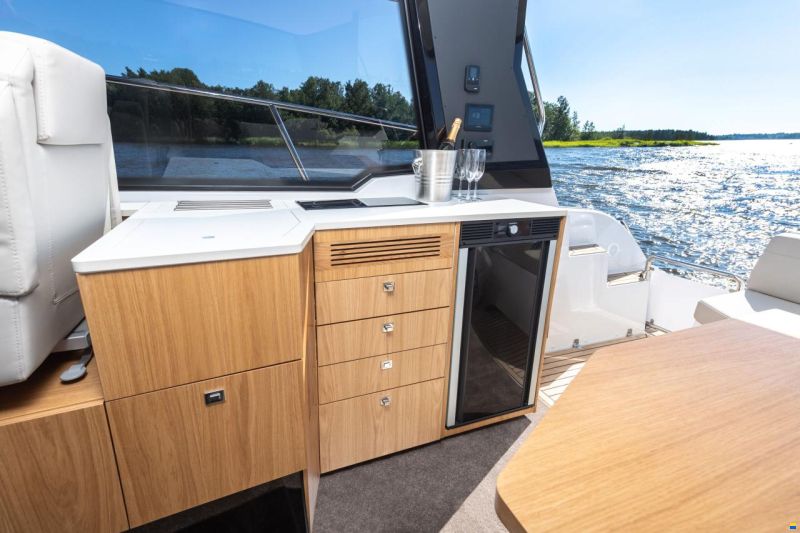 Grandezza 30 Outboard