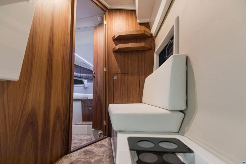 Grandezza 30 Outboard