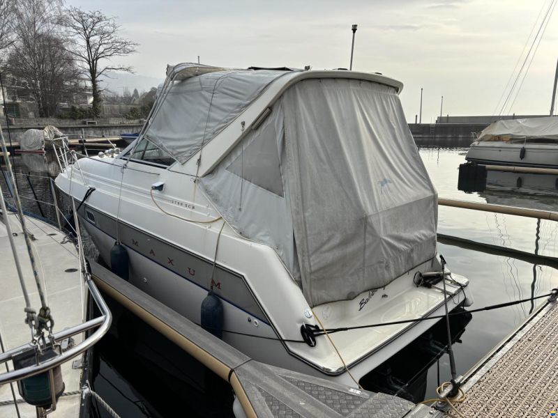 Maxum 2700 Src