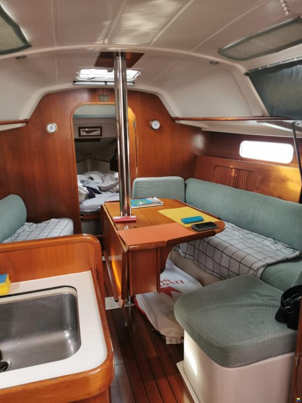 Beneteau Oceanis 32 1