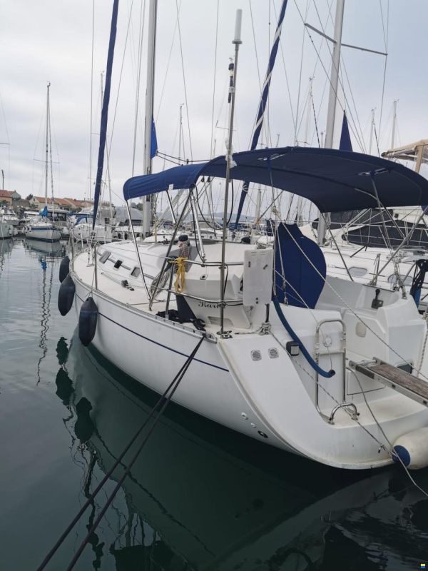 Beneteau Oceanis 32 1