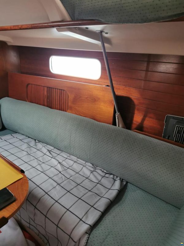 Beneteau Oceanis 32 1