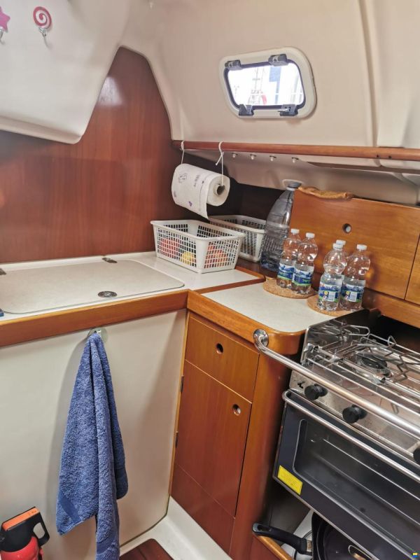 Beneteau Oceanis 32 1