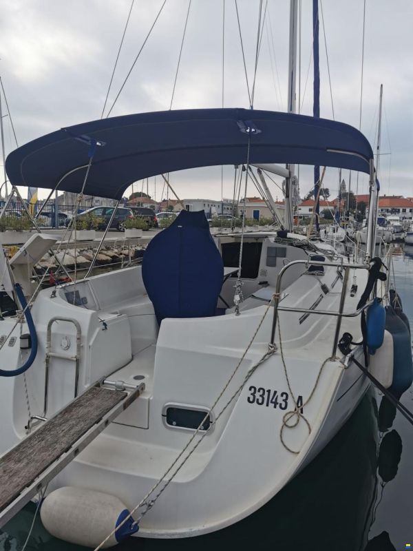 Beneteau Oceanis 32 1