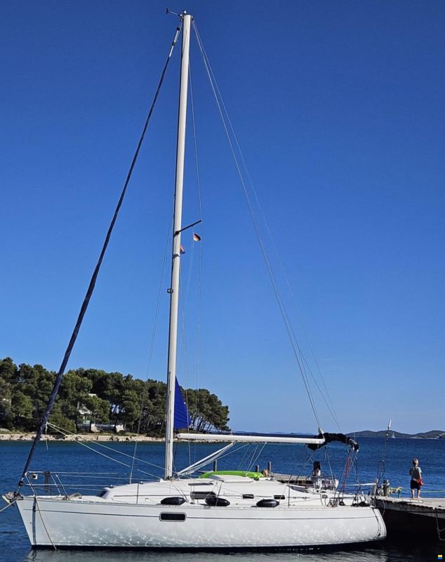 Beneteau Oceanis 32 1
