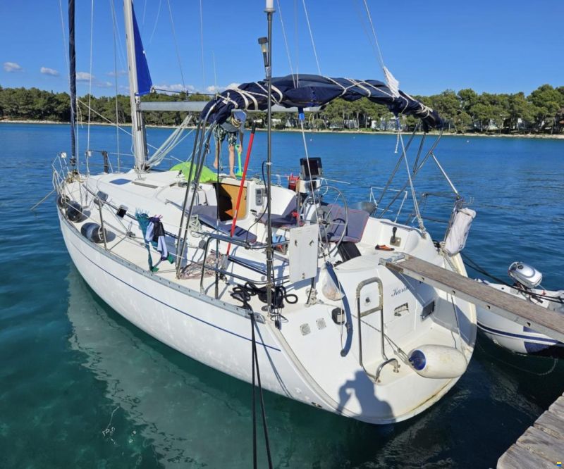 Beneteau Oceanis 32 1