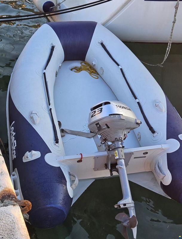 Beneteau Oceanis 32 1