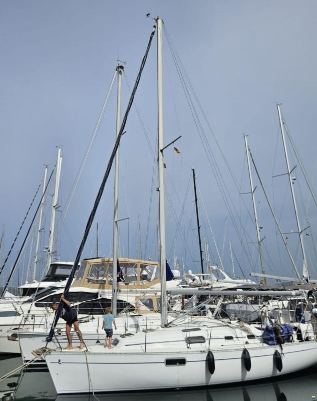 Beneteau Oceanis 32 1