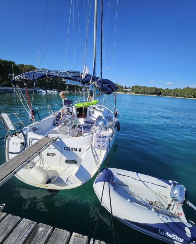 Beneteau Oceanis 32 1