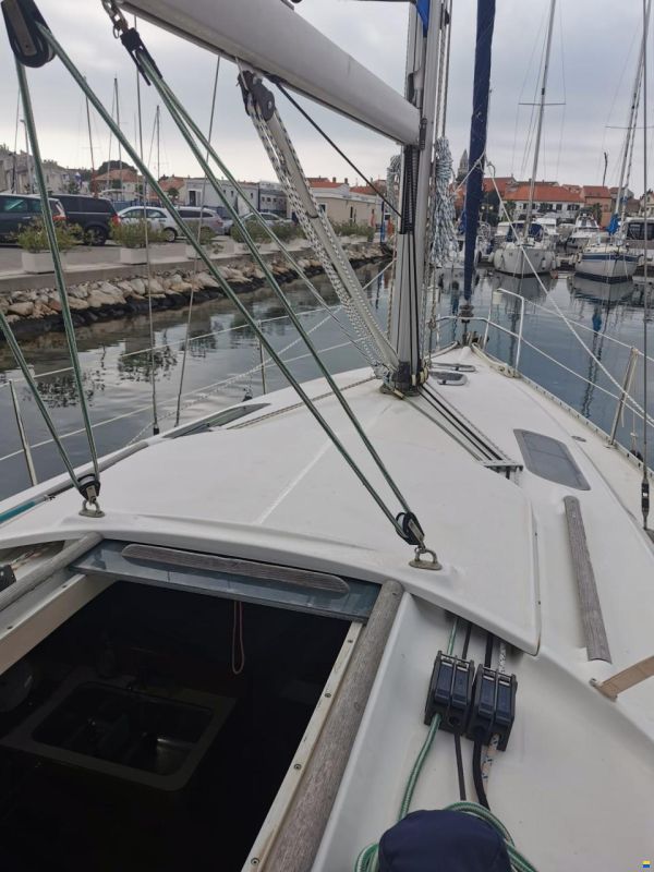 Beneteau Oceanis 32 1
