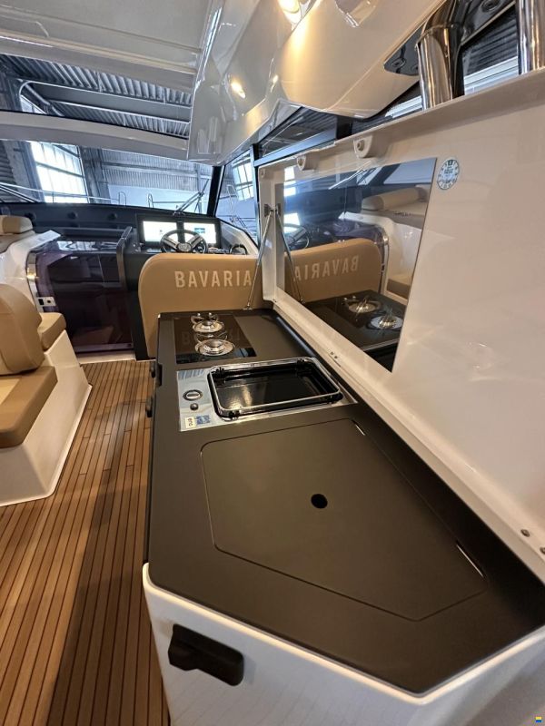 Bavaria SR38HT