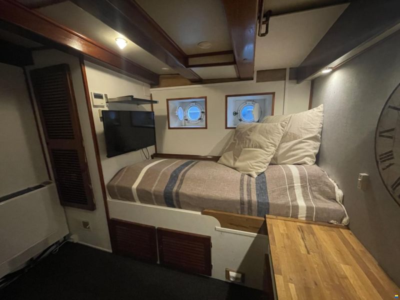 Malahide Yacht 66