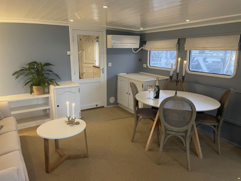 Malahide Yacht 66