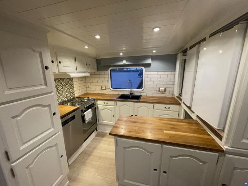 Malahide Yacht 66