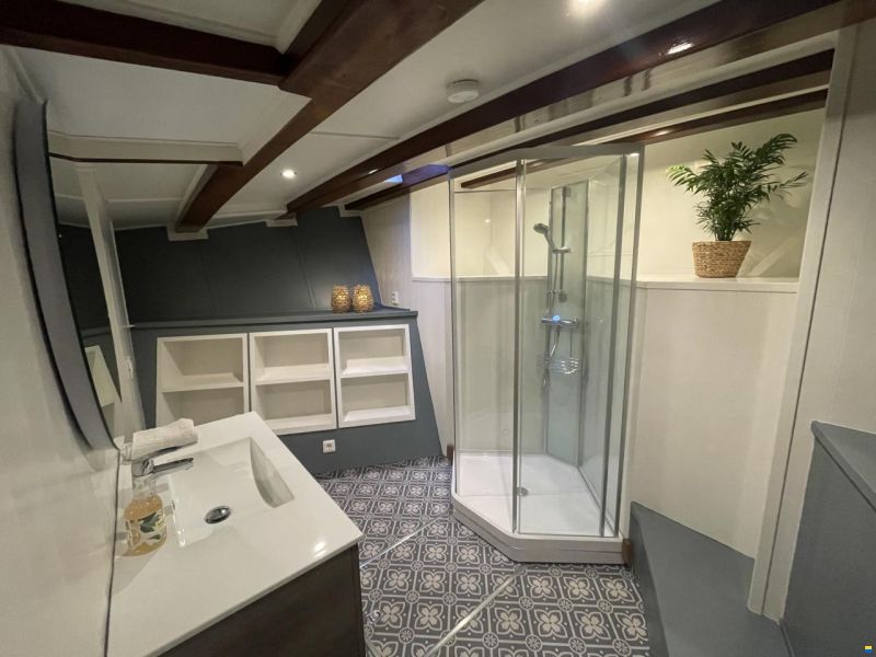 Malahide Yacht 66