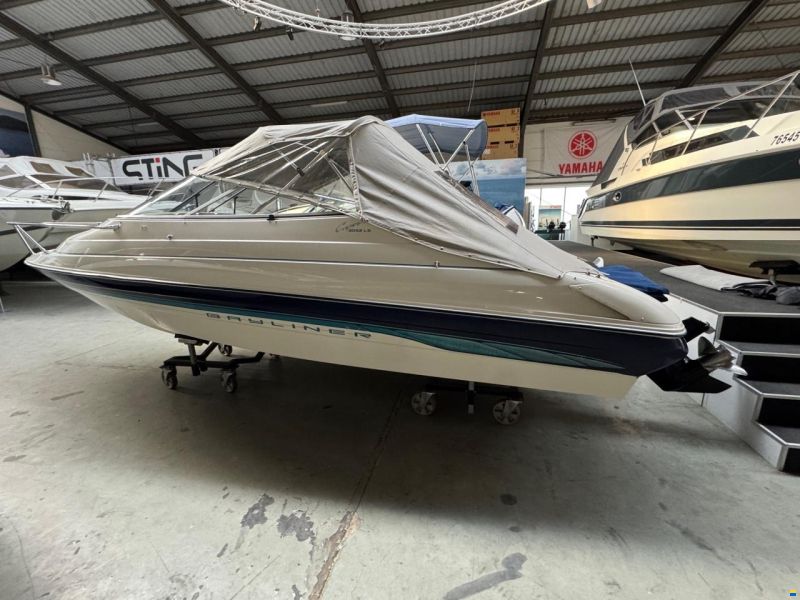 Bayliner 2052