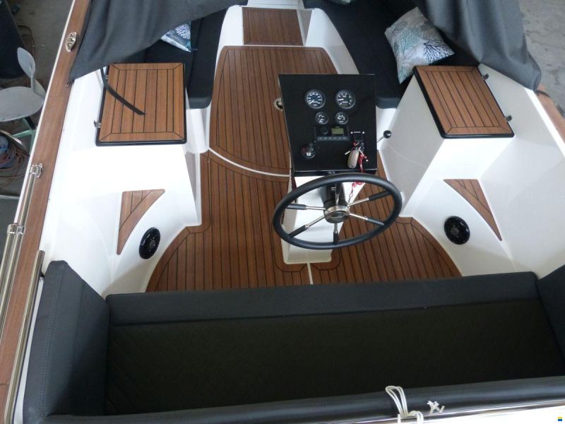 Maxima 730