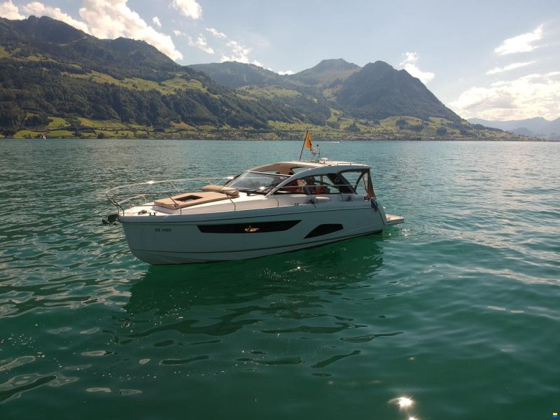 Sealine S330