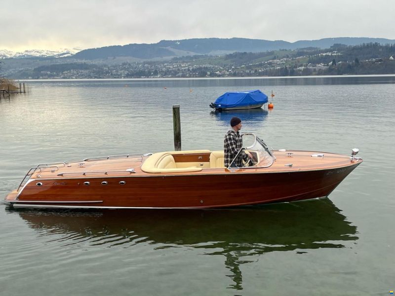 Swiss Craft Riviera-Runabout