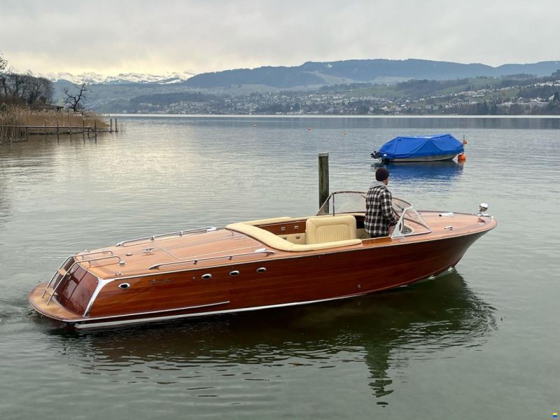 Swiss Craft Riviera-Runabout