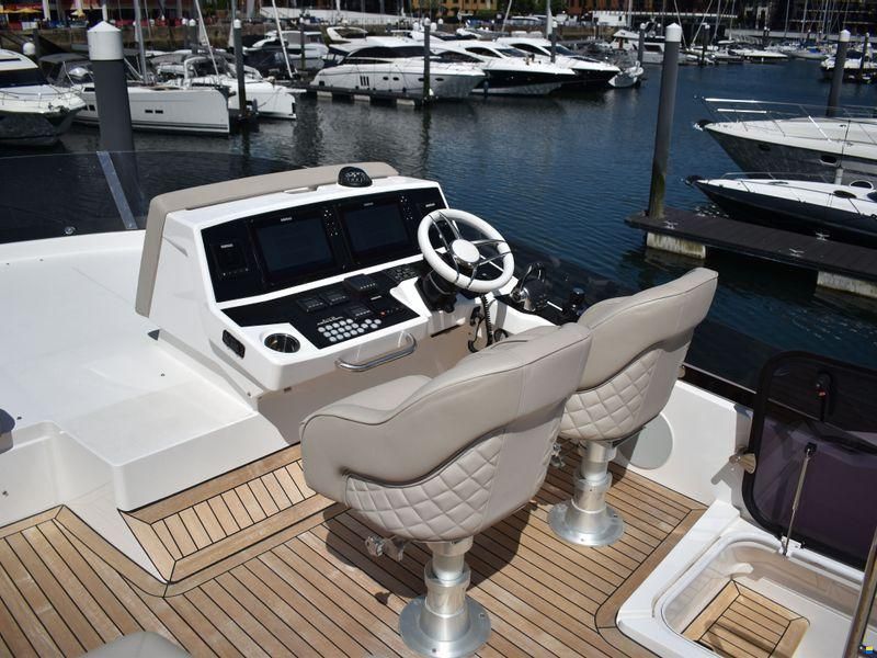 Sunseeker Manhattan 52