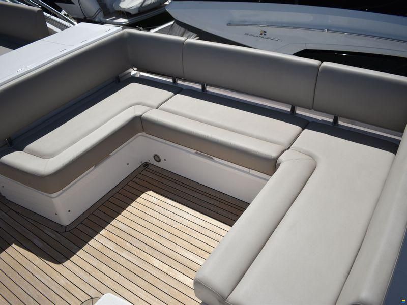 Sunseeker Manhattan 52
