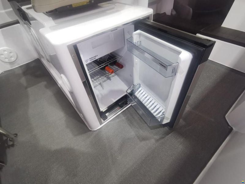Axopar 37XC Cross Cabin