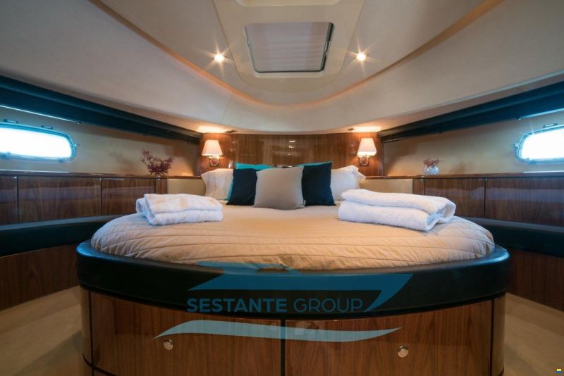 Fairline SQUADRON 74