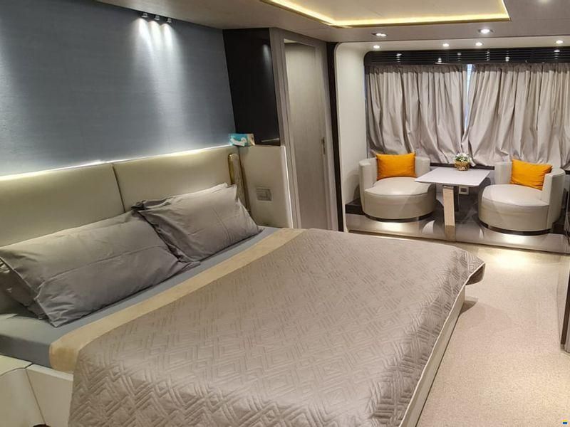 Azimut 80