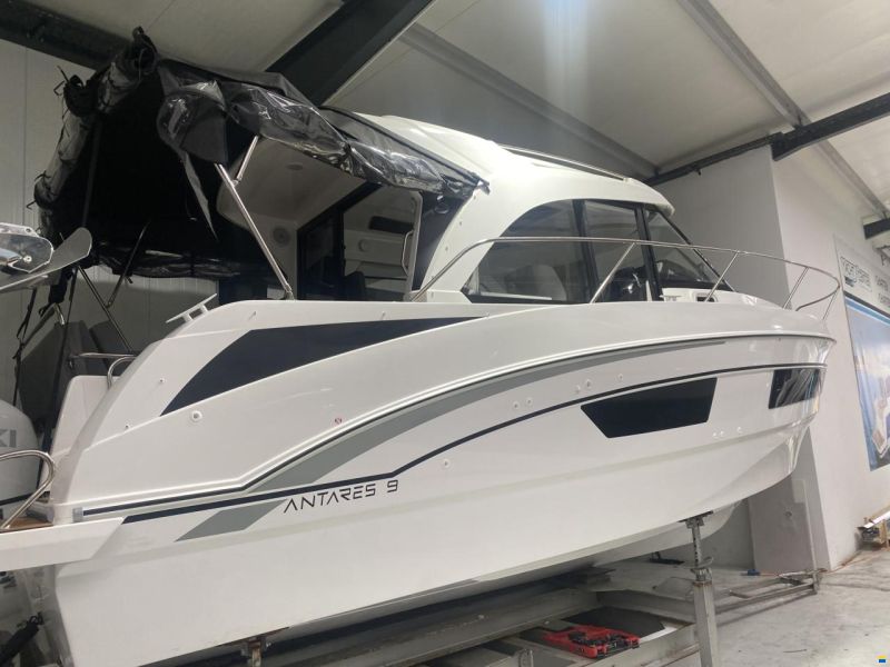 Beneteau Antares 9