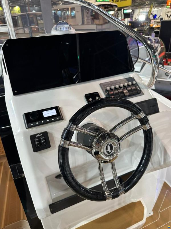 Idea Marine 80 WALKAROUND