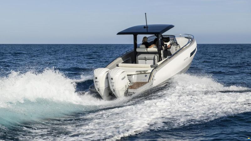 Yamaha F250XSB2