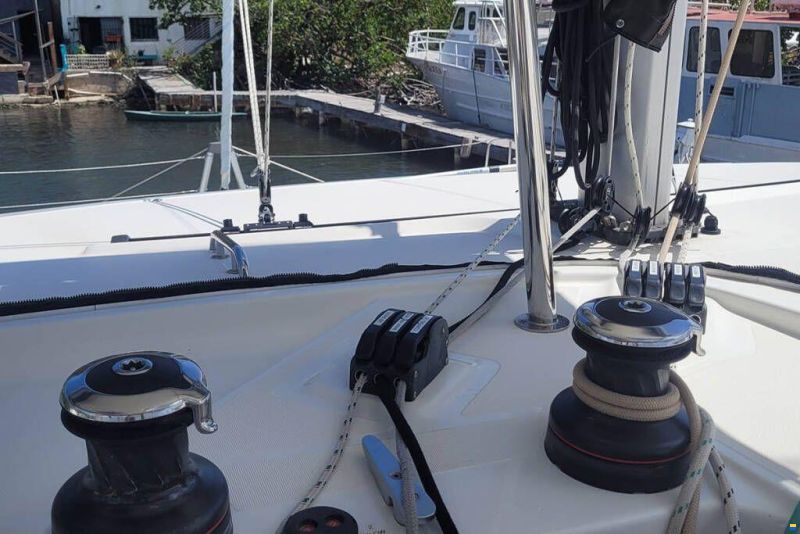 Lagoon 42